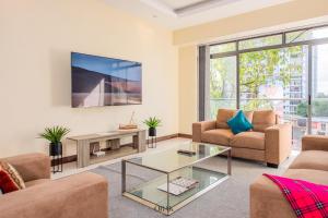 Yaya Private Corner 2BR with Pool & Gym