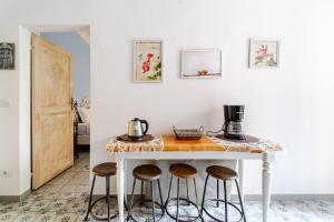 Oasis in the Center with Garden - Up to 5 Guests
