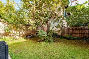 Oasis in the Center with Garden - Up to 5 Guests