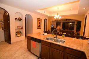 Playa del Paraiso Deluxe Rental | 2BR2BA | Ocean Views | Pool