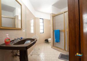 Casa Julieta: Spacious 3-Bedroom Home for 14 Guests!
