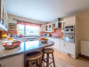 4 Bed in Coniston oc-lcc76