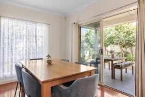 Family-Friendly 4-Bed Home with Parking