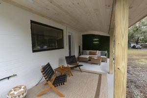 Luxury 4BR Home with Jacuzzi Patio and Game Room Near Downtown