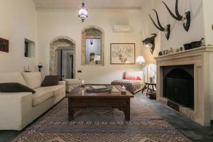 Luxury Villa with service near Noto and Syracuse