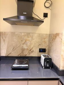 Private Luxurious & Cozy Studio by Aura Stays