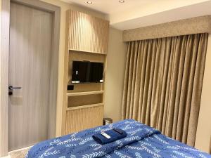 Private Luxurious & Cozy Studio by Aura Stays