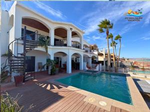 Casa Francisco - Luxurious San Felipe Beachfront Rental