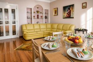 Diamond Apartment