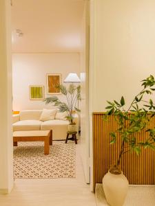 5 minutes from Gangnam Station, Gangnam Plastic Surgery,COEX,Seongsu 30 minutes