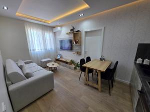 Sunny Waves Seafront Apartment