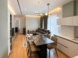 SkyView Luxury Apartment 12th Floor Panorama, City Center