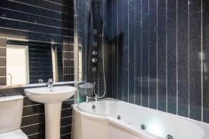 Spacious 3-Bed Apartment, Alva, Clackmannanshire