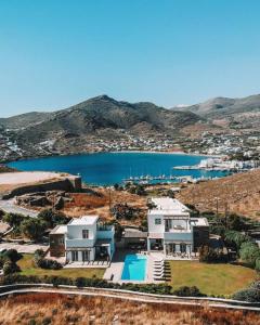 On The Rocks - The Two Rocks - Serviced Villa