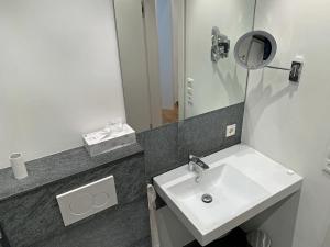 FirstClass Apartments