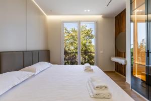 White Escape 3BR Luxury Lalzi Beach Villa by PikHost