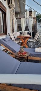Cleopatra deluxe with jacuzzi apart in Kamilari with panoramic view
