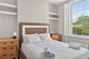 2 Bedroom, 2Bath Serviced Apartment, Highbury & Islington, Floral Garden