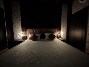 Peaceful 2BR Retreat Near Kashi Vishwanath & Assi Ghat