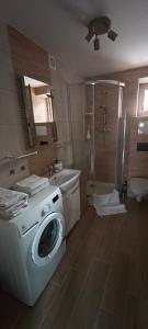 Noclegi kawalerka apartament w centrum Dzierżoniowa podwórko grill wynajm krótkoterminowy