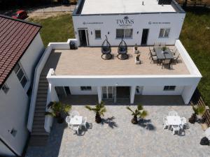 TWINS Apartments