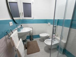 Blue Thermae #7 - Luxury 6 Bed Apartment with Pool and Garden