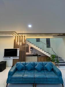 Luxury 4BHK Lakefront Villa Infinity Pool Pawna