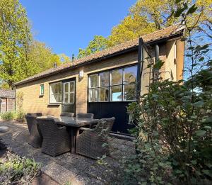Heerlijk vrijstaand vakantiehuis met grote tuin