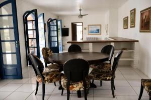 Casa com piscina patio e campinho em torres 1 quadra mar