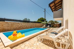 Holiday Home Ariana with private pool - by TA Leut Agency
