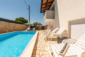 Holiday Home Ariana with private pool - by TA Leut Agency