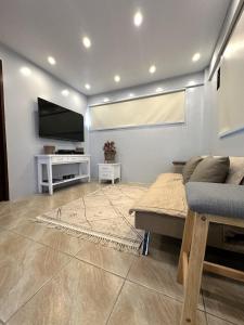 Evergreen Private Pool Villa - Cavite