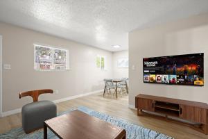 Round Rock 1BR Getaway with King Bed, Free Parking and Wi-Fi