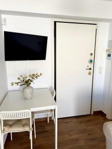 Mont Parnes Little House