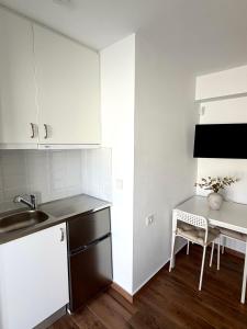 Mont Parnes Little House