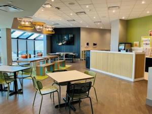 Spark by Hilton Montreal Brossard