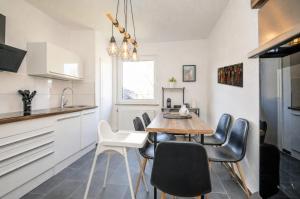 Moderne Wohnung für 6 nahe Arena