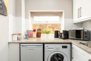 NEW Beautiful-Ground Floor-Redland Flat-Parking