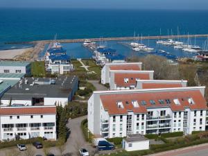 Ferienwohnung Yachthafentraum direkt, am Strand, Seebrücke,Hafen, Shopping
