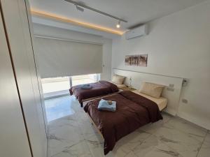 Rooftop Pool, Luxury Apartment in Sliema