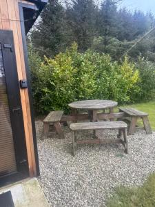 Woodland lodge green room