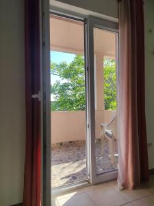 SutomoreLife Cozy Green Apartment