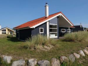 Cozy and bright stay by the Sea