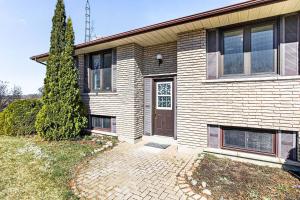 Large 6BR Retreat | Sleeps 13 | Riverview