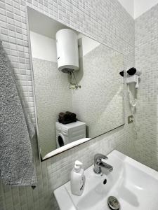 Eri Apartments 4