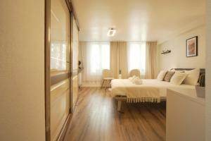 Modern Suite with Aare View - Heart of Old Town ll
