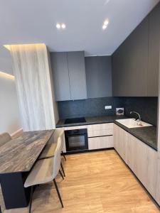 SkyView Luxury Apartment 12th Floor Panorama, City Center