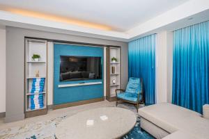 1612 - Beachfront Condo