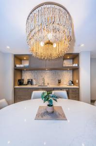 1612 - Beachfront Condo