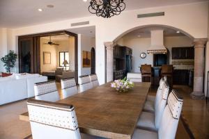 Luxury 5BD with Stunning Ocean View - Casa Jalisco